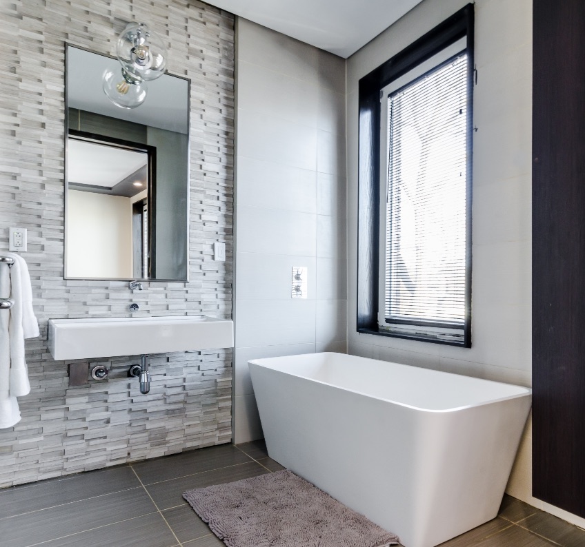a well tiled bathroom